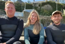 UK Marine Rescue Charity Seeks More Volunteers Amid Rising Whale Strandings Volunteers train with a life-sized inflatable pilot whale replica during a marine mammal rescue simulation exercise in Newquay harbour